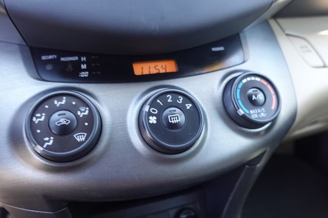 Used 2012 Brown Toyota Base image 19
