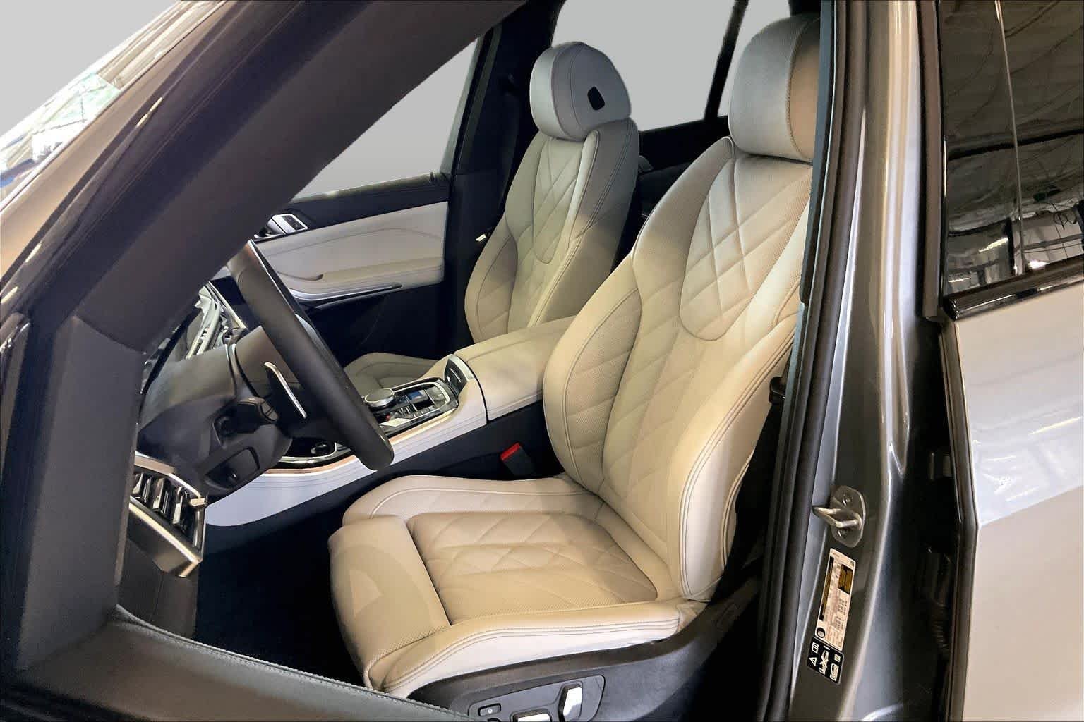 New 2026 Skyscraper Grey Metallic BMW xDrive40i image 9