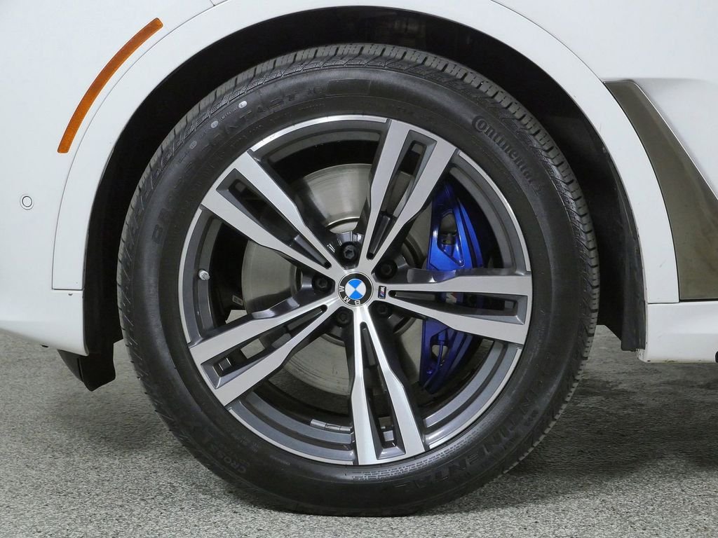 Used 2022 Alpine White BMW M50i image 17