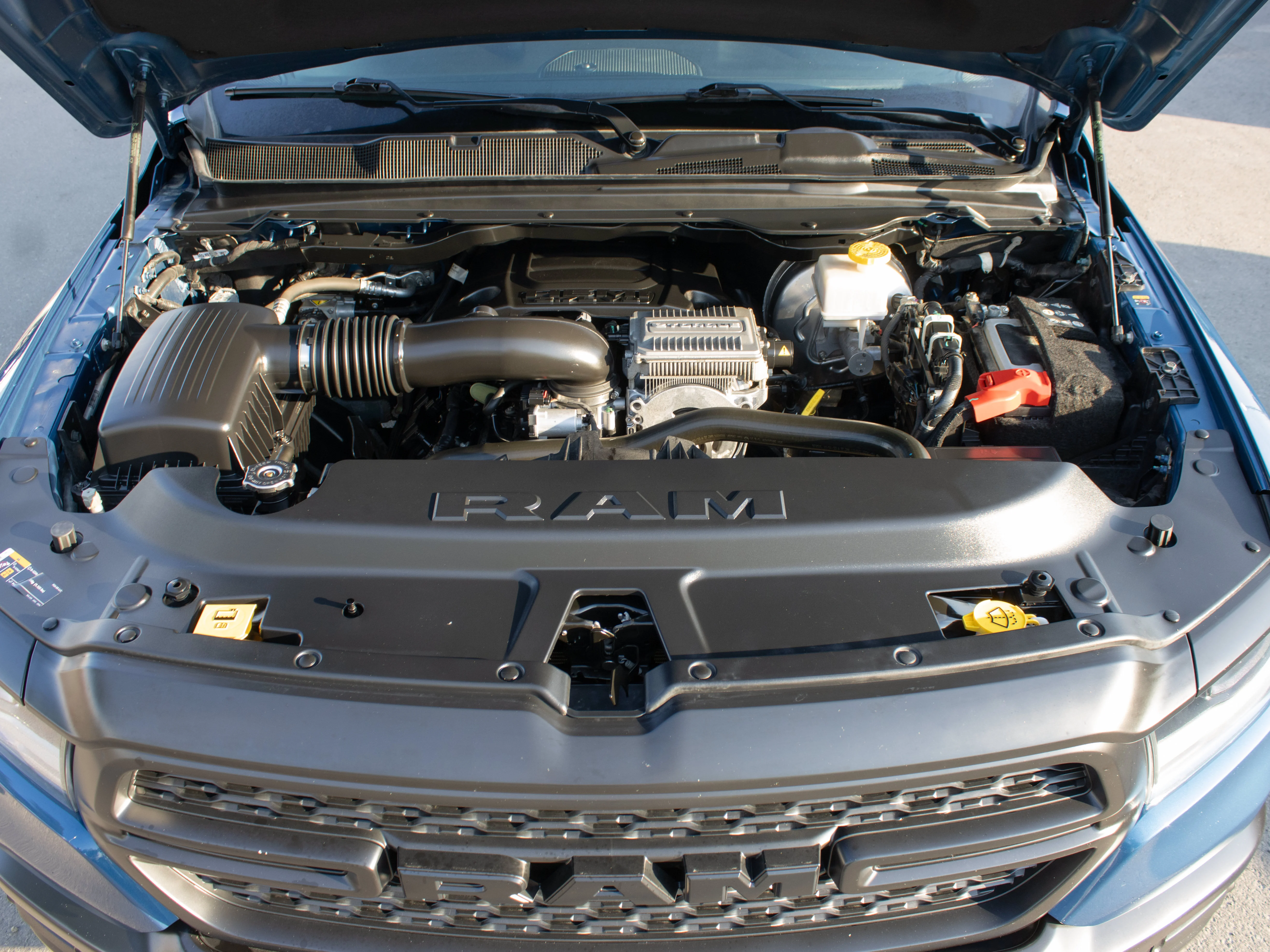 Used 2024 Blue RAM Big Horn* | 5.7L HEMI V8 | Heated Seats & Steering Wheel | 12 inches NAV Touchscreen image 10
