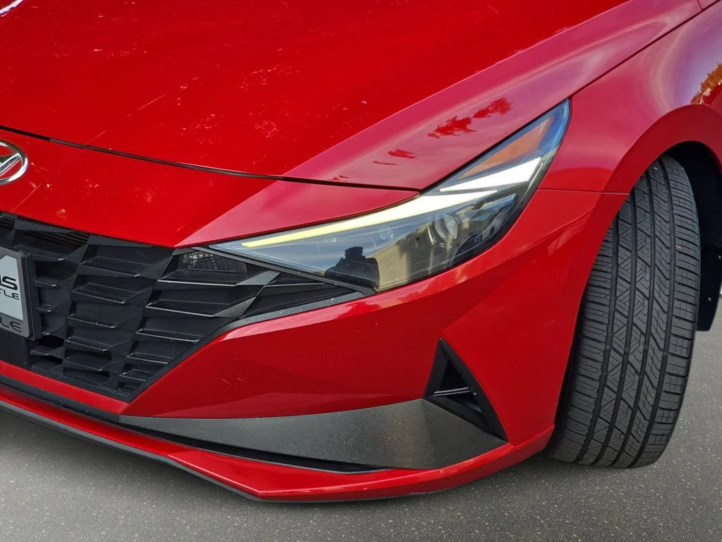 Used 2022 Red Hyundai Limited image 34