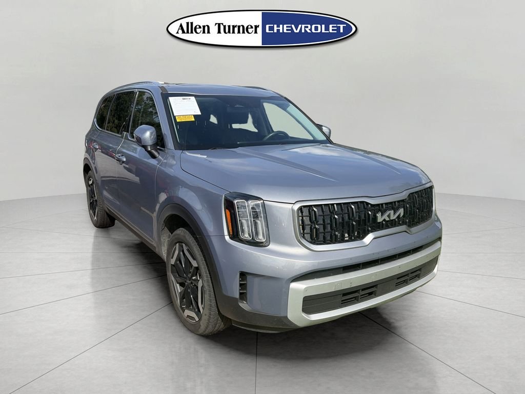 Used 2024 Silver Kia EX image 2