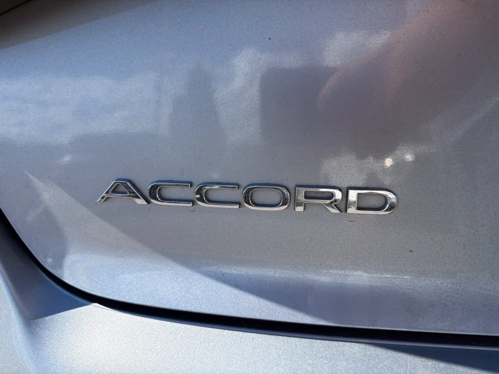 Used 2023 Lunar Silver Metallic Honda Sport image 12