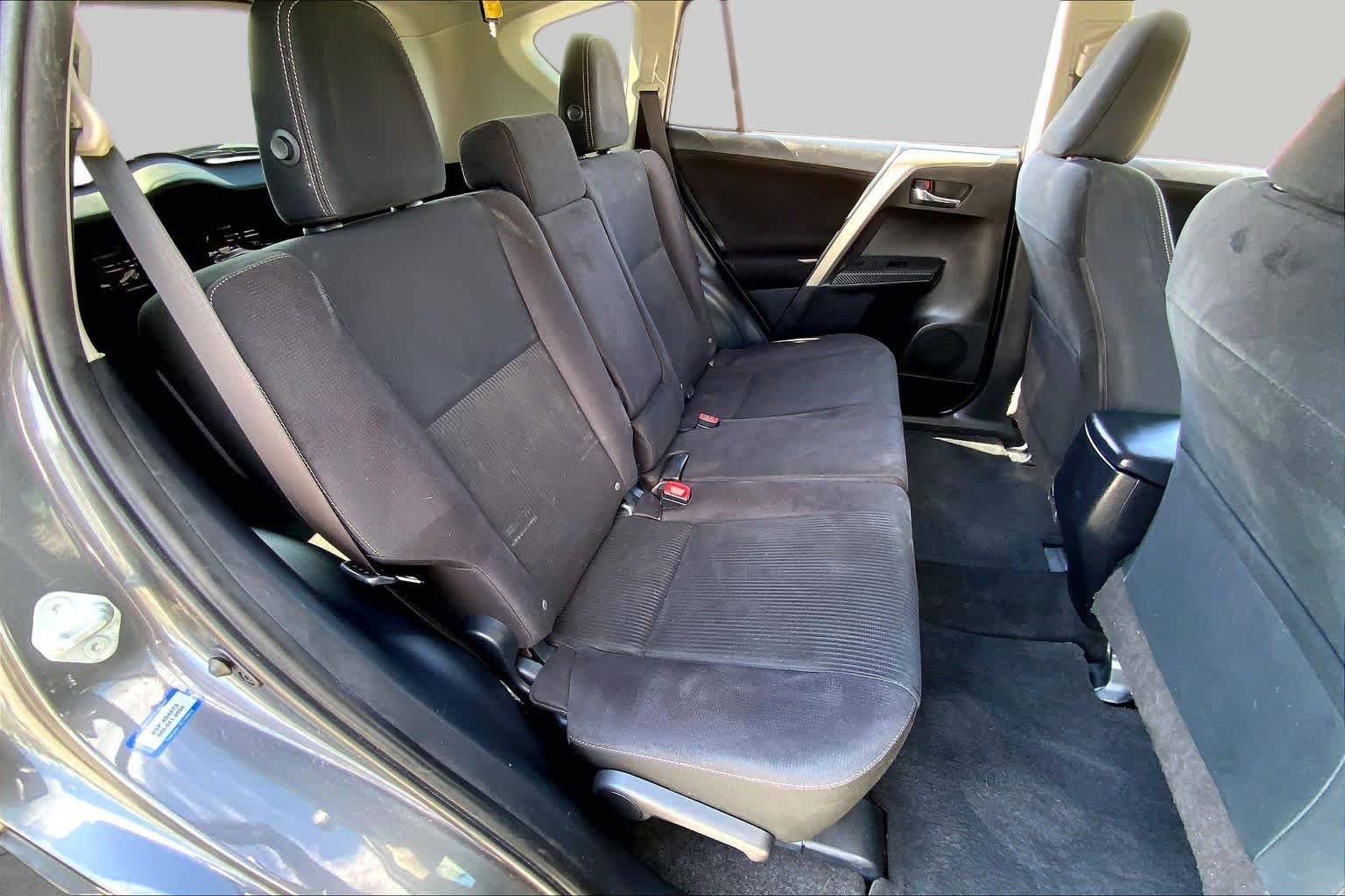 Used 2015 Magnetic Gray Metallic Toyota XLE image 18