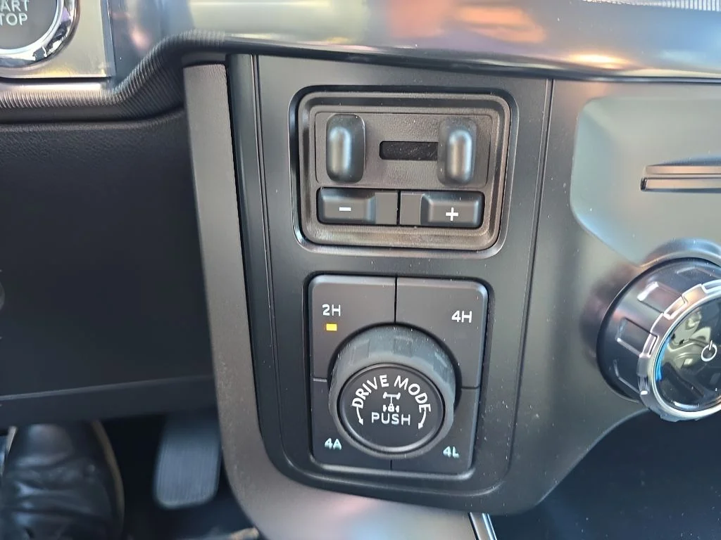 New 2025 Iconic Silver Metallic Ford Lariat® image 19
