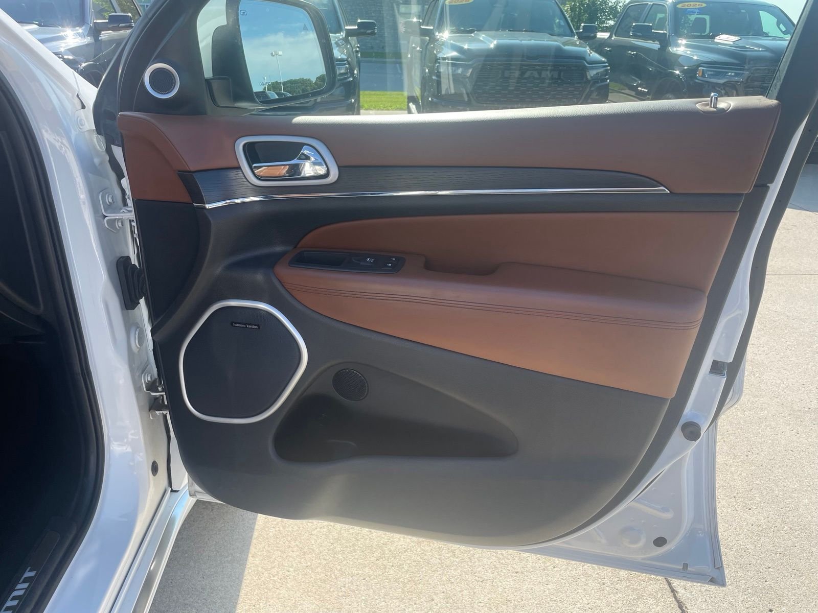 Used 2020 White Jeep Summit image 7
