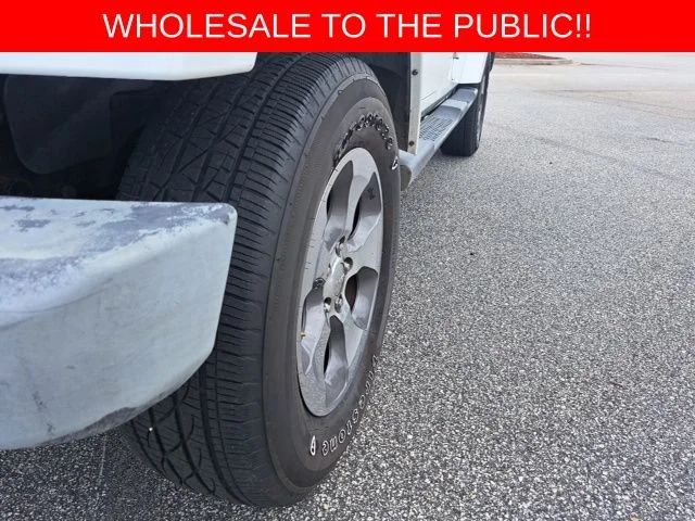 Used 2014 White Jeep Unlimited Sahara image 16