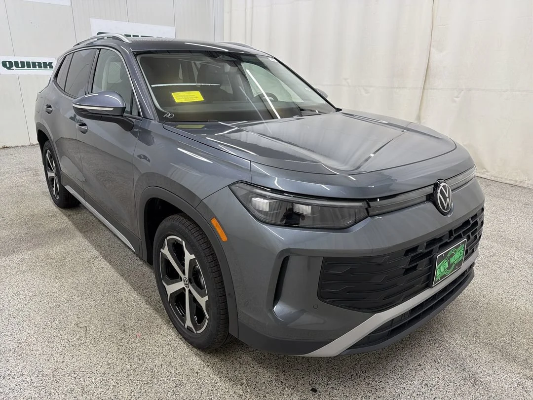 New 2026 Platinum Gray Metallic Volkswagen SE image 1