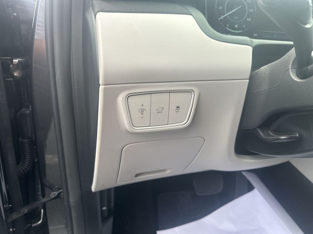 Used 2022 Gray Hyundai SEL image 20