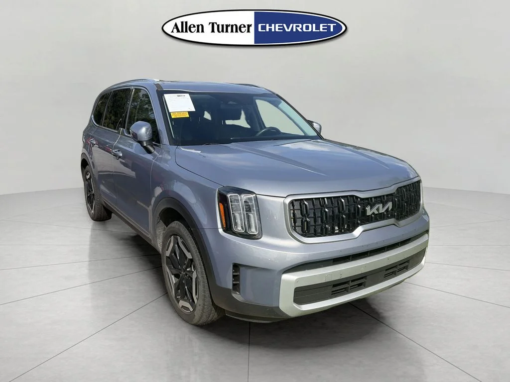 Used 2024 Silver Kia EX image 2