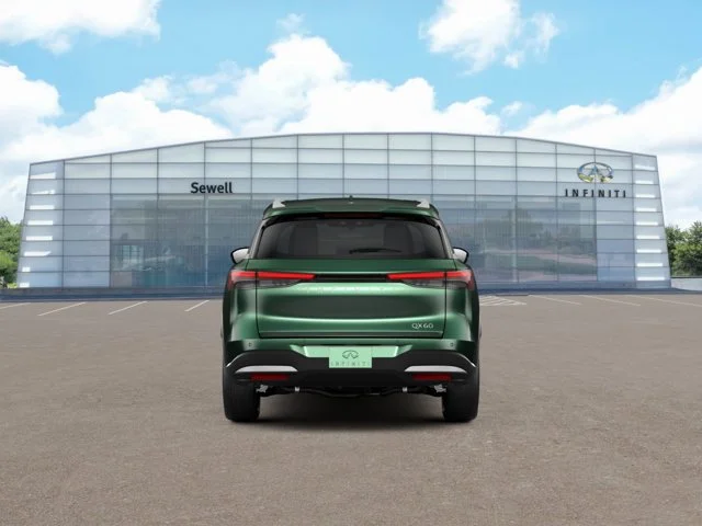 New 2027 DEEP EMERALD INFINITI Luxe FWD image 2
