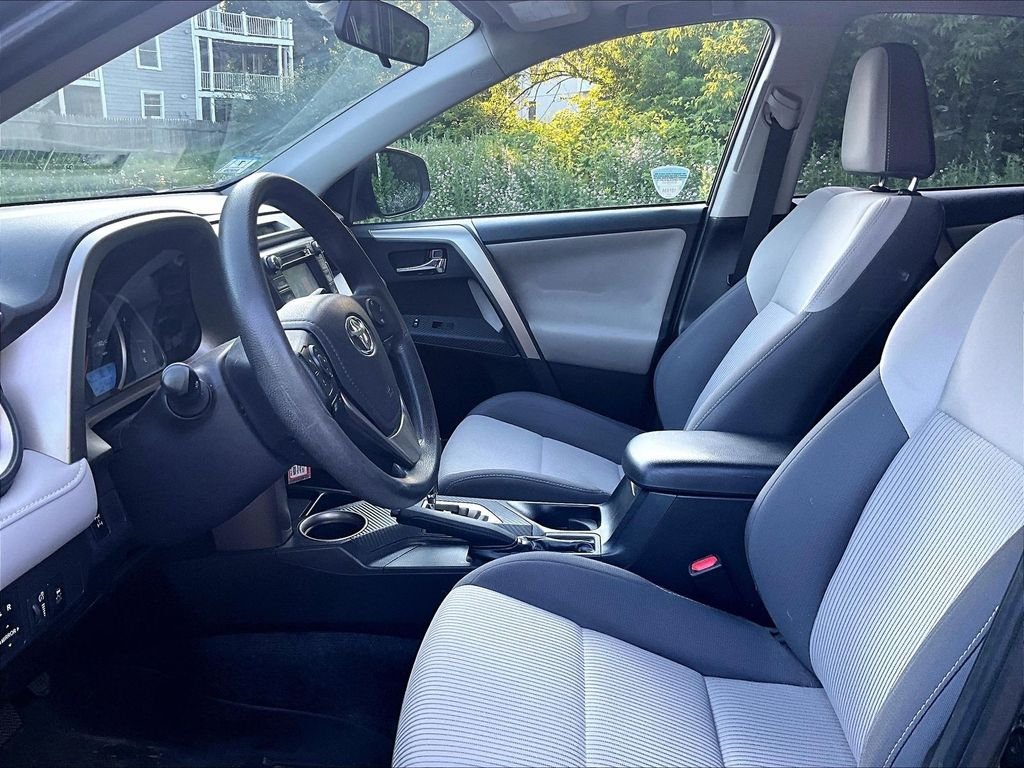 Used 2015 Black Toyota XLE image 4