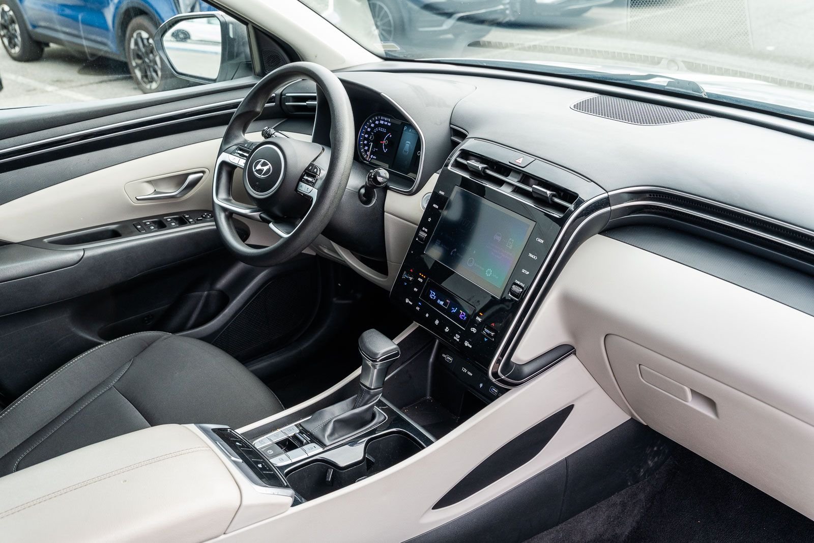 Used 2024 White Hyundai SEL image 12