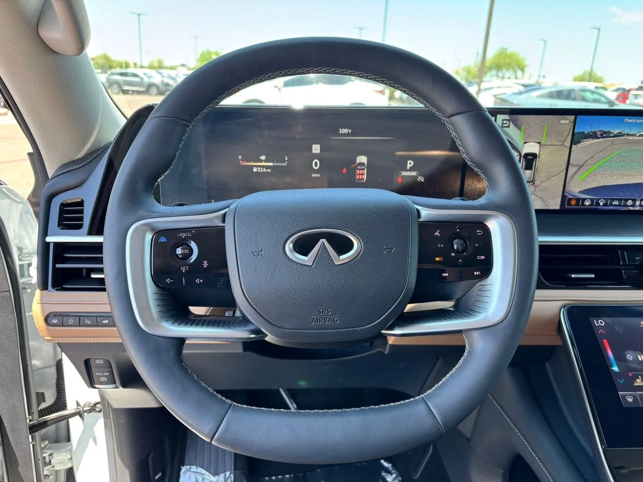 Certified Used 2025 Radiant White INFINITI Luxe image 18