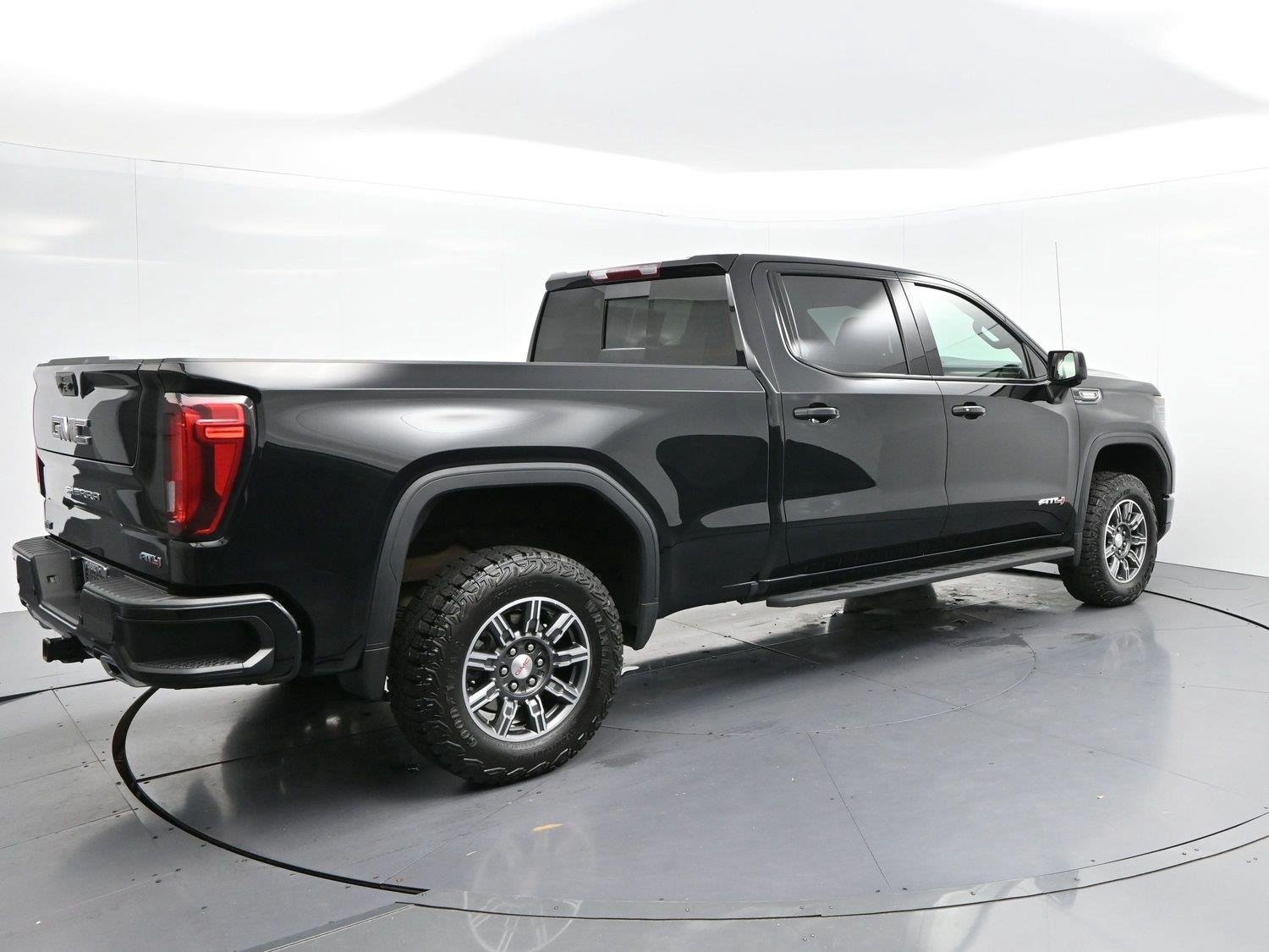 Used 2024 Onyx Black GMC AT4 image 7