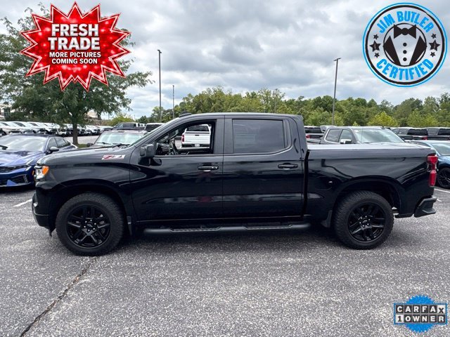 Used 2022 BLACK Chevrolet RST image 1