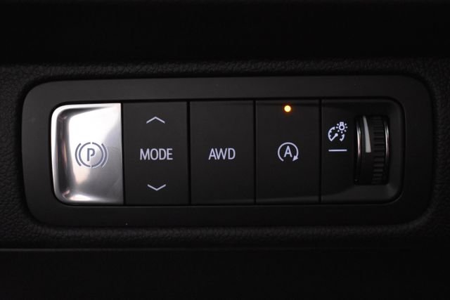 Used 2024 Gray Chevrolet RS image 31