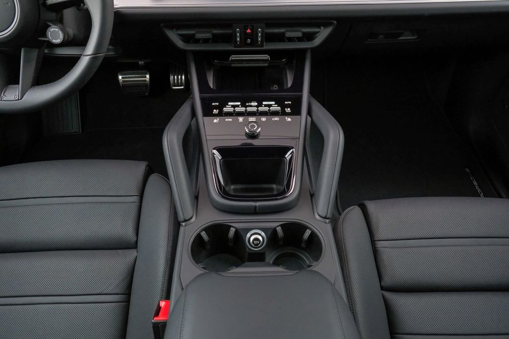 2026 Porsche Cayenne S - Photo 14