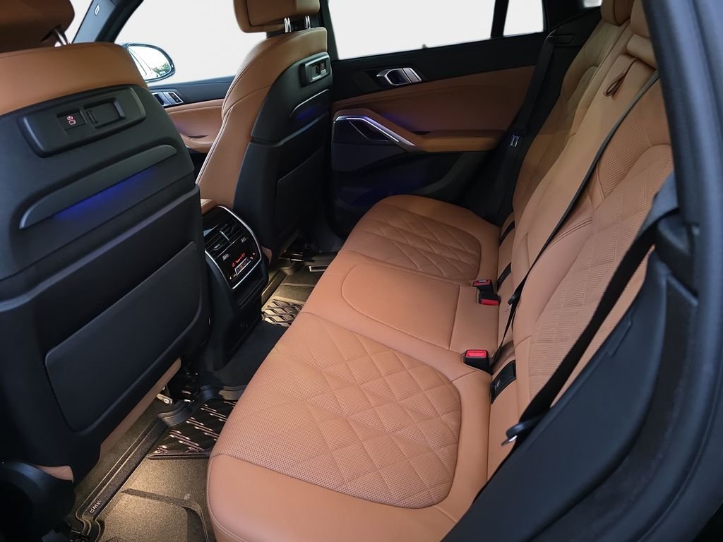 Used 2023 Black BMW M50i image 17