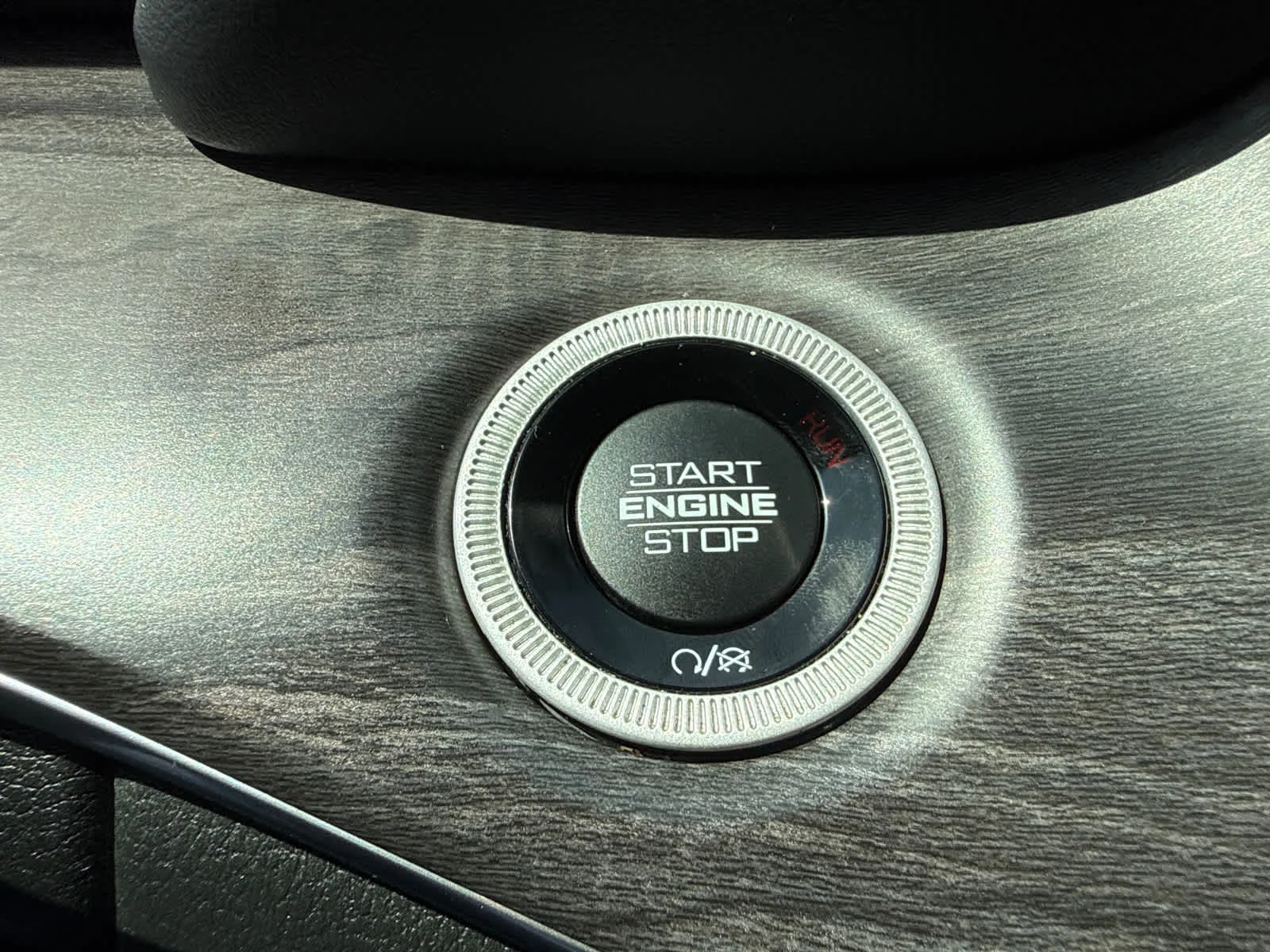 Used 2023 Rocky Mountain Pearlcoat Jeep Overland image 18