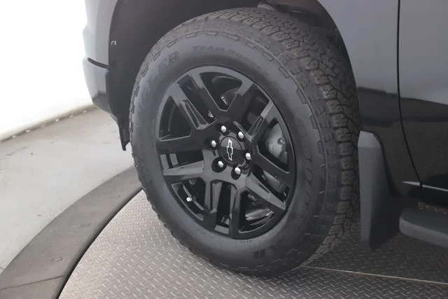 Used 2025 Black Chevrolet RST image 13
