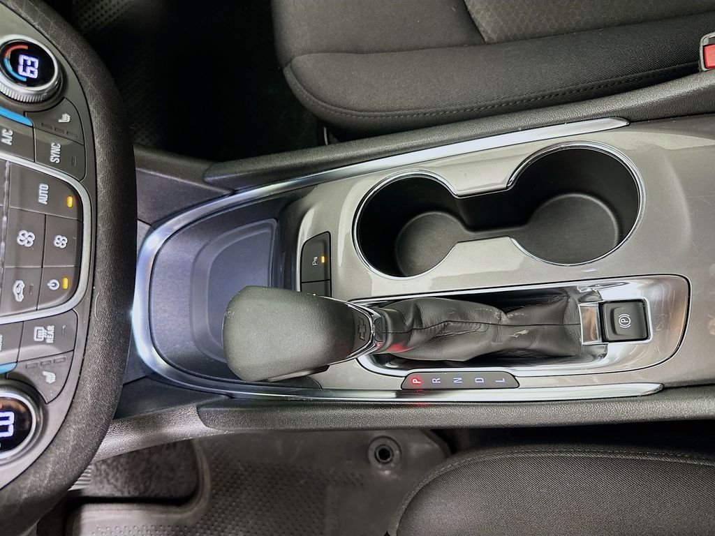 Used 2025 Summit White Chevrolet LT image 16