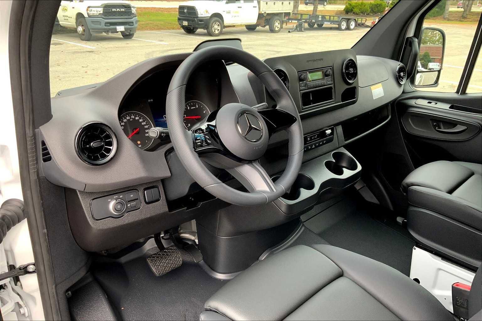 New 2026 Arctic White Mercedes-Benz  image 9