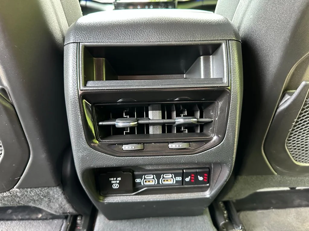 2023 Jeep Grand Cherokee Overland - Photo 18