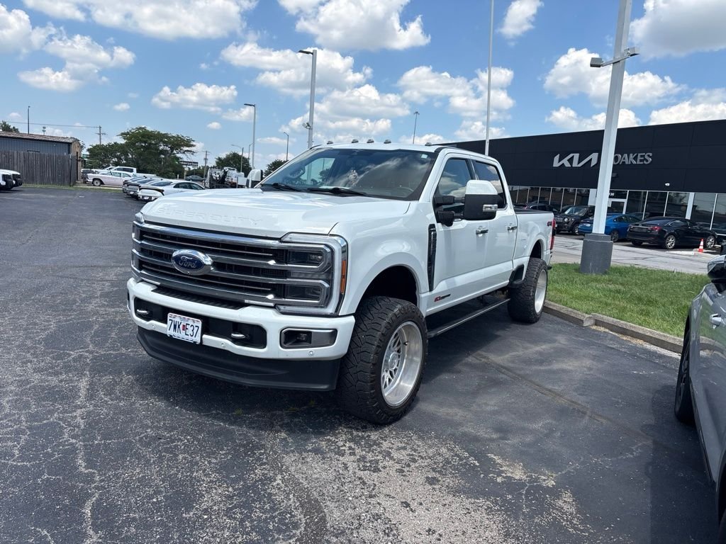 Used 2023 White Ford Limited image 5