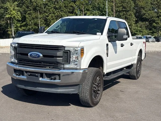Used 2018 White Ford XL image 3
