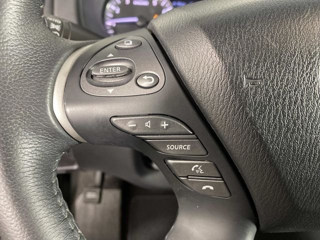 Used 2014 Gray Nissan SV image 16