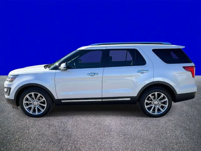 Used 2016 White Ford Limited image 6