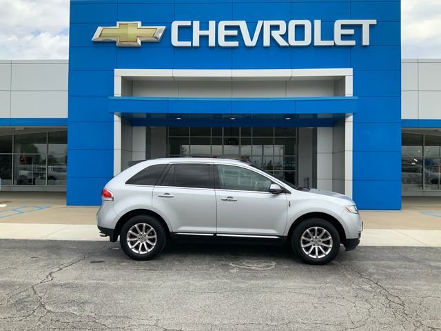 Used 2014 Silver Lincoln Base image 6