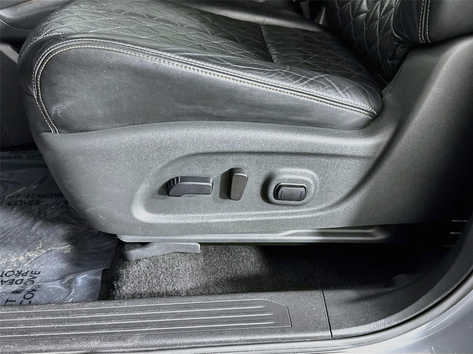 Used 2023 Boulder Gray Pearl Nissan Platinum image 21