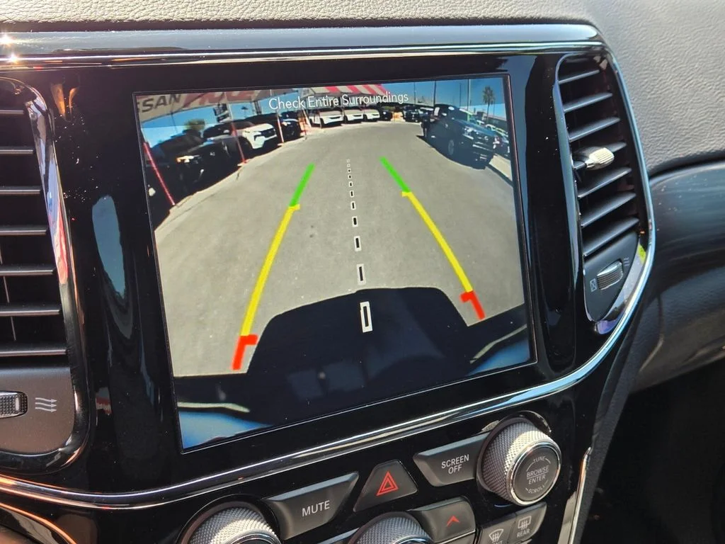 Used 2019 Gray Jeep Laredo E image 27
