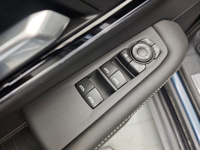 2026 GMC Yukon XL Elevation - Photo 17