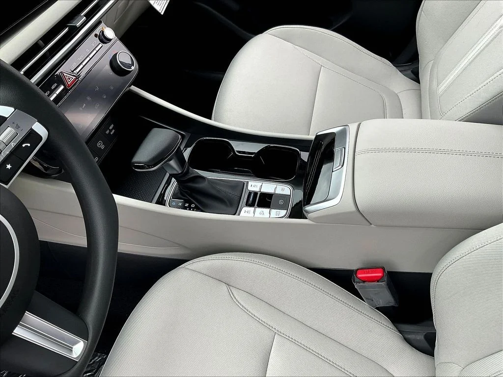 New 2026 White Hyundai SEL image 24