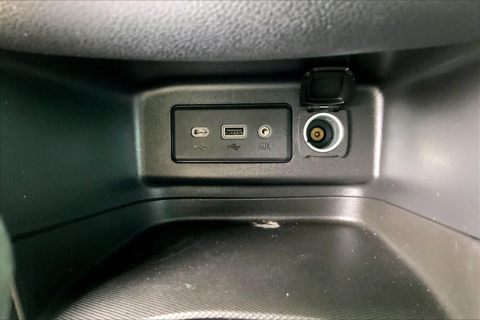 Used 2019 Summit White Chevrolet LT image 29