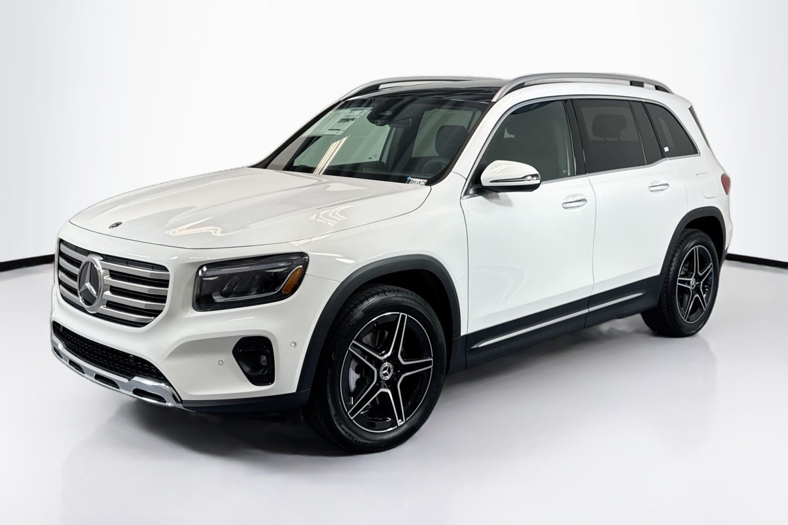 2026 Mercedes-Benz GLB GLB 250's photo