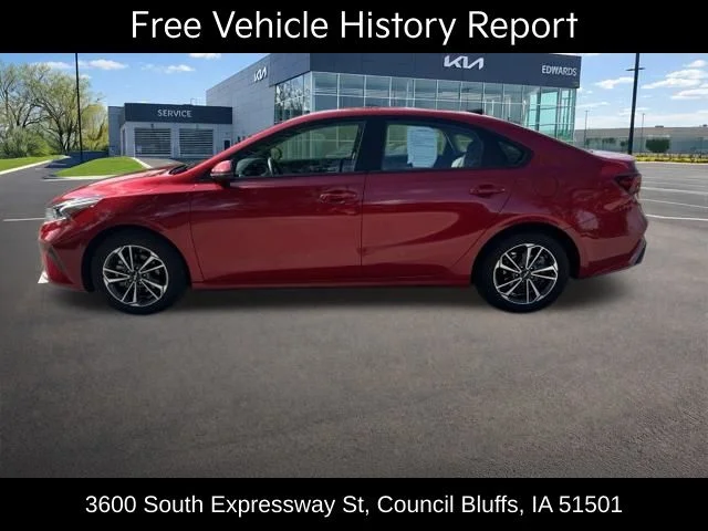Used 2023 Red Kia LXS image 5