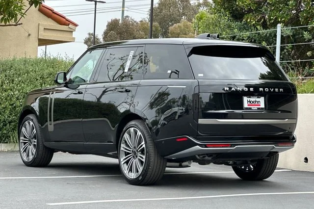 New 2026 Santorini Black Land Rover SE image 3