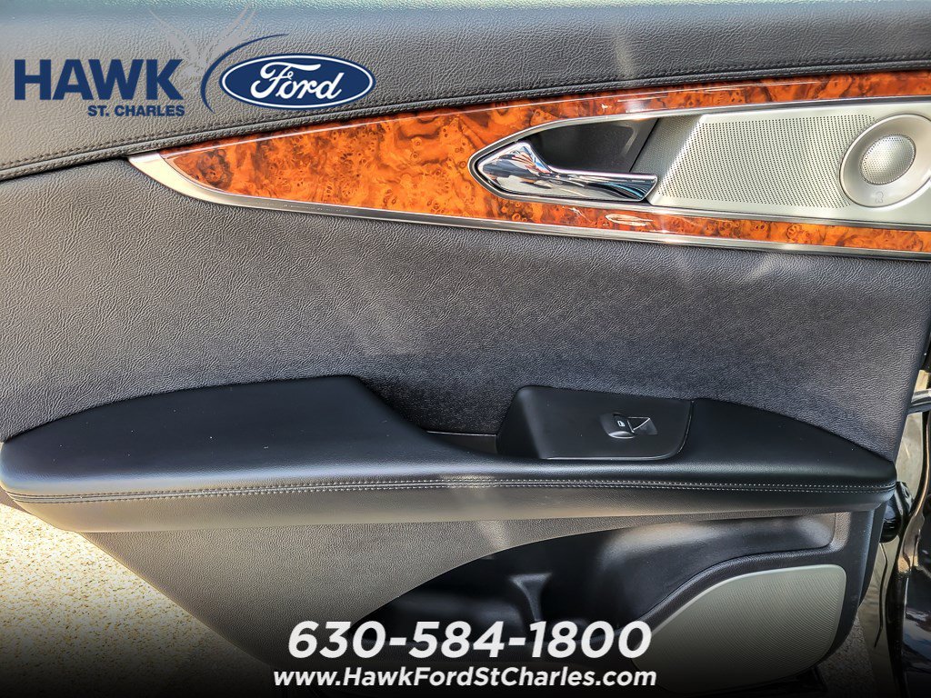 Used 2020 Infinite Black Lincoln Reserve image 19