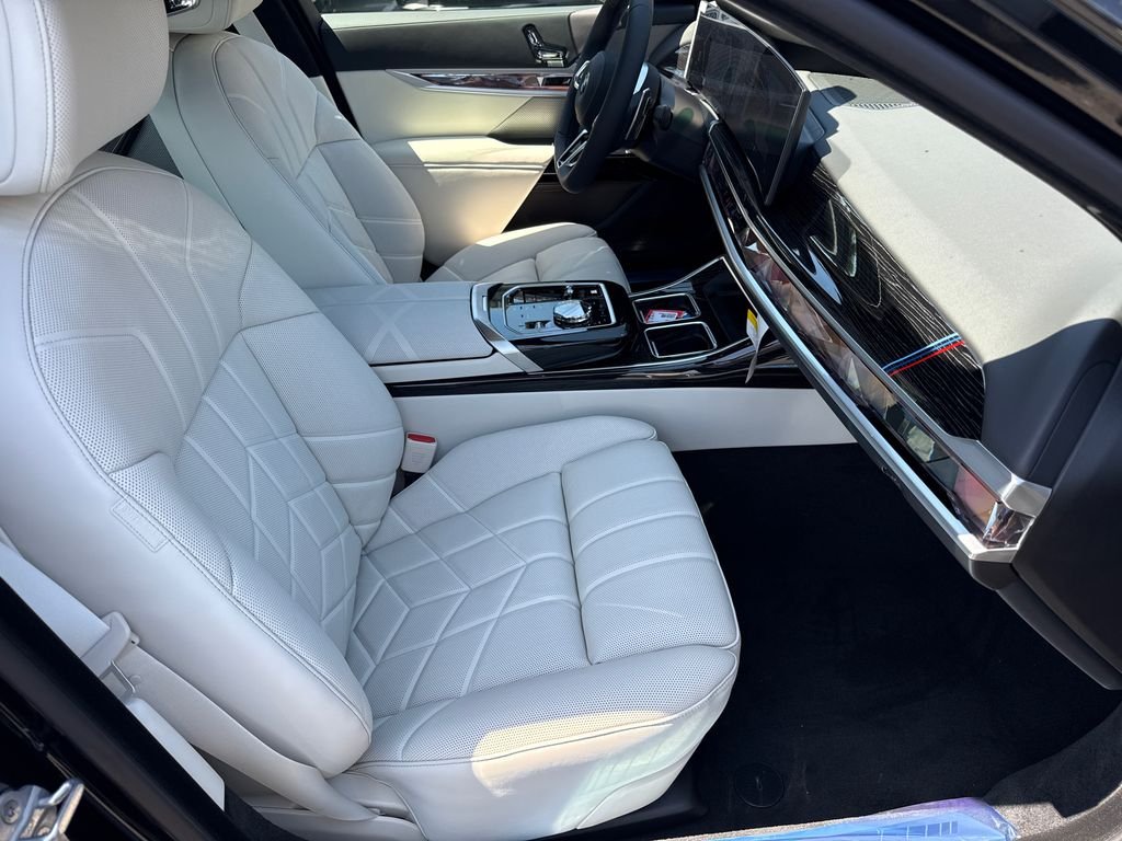 New 2026 Black Sapphire Metallic BMW 740i image 12