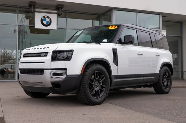 2023 Land Rover Defender SE's photo