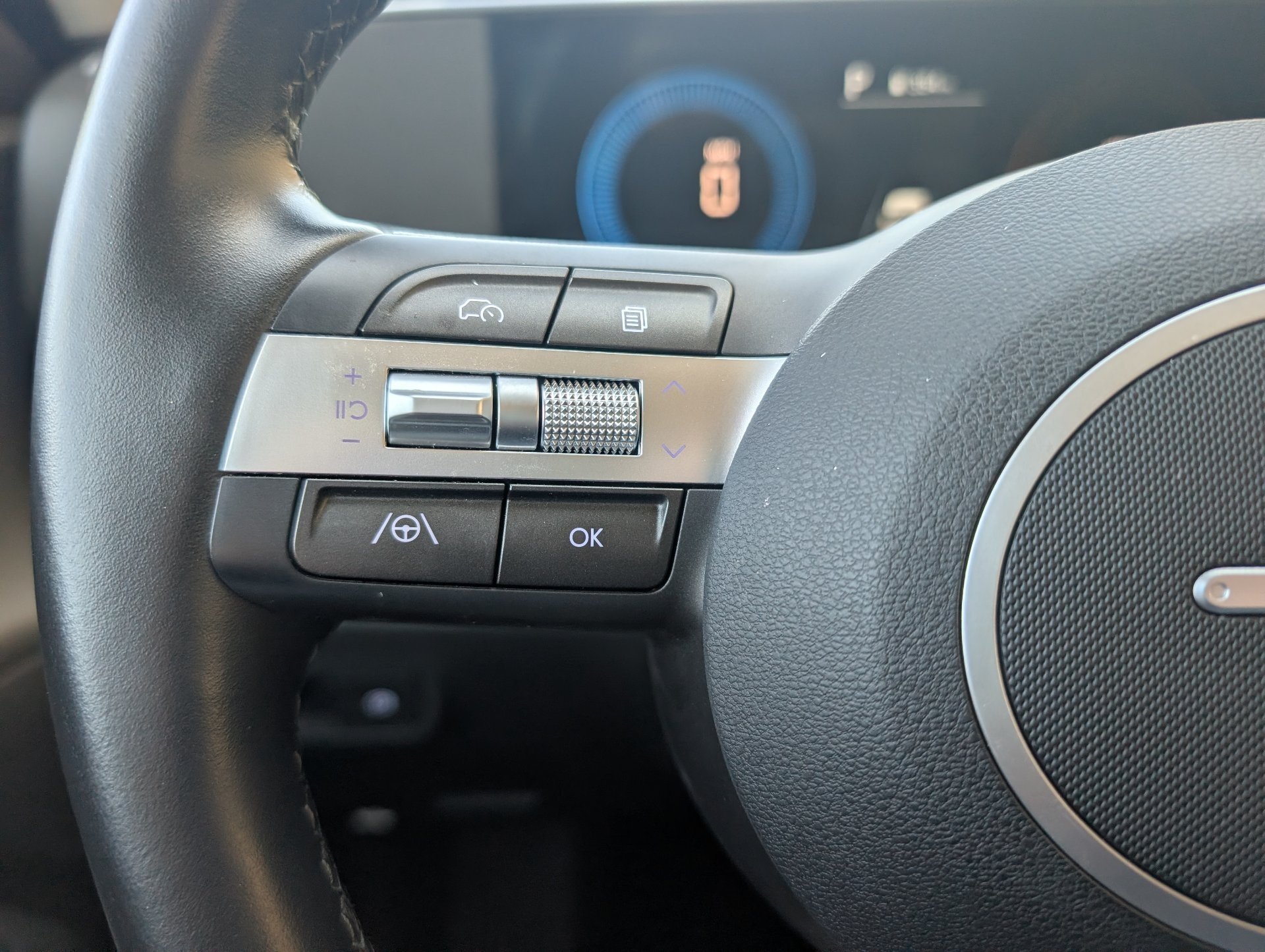 2025 Hyundai Kona SEL - Photo 13