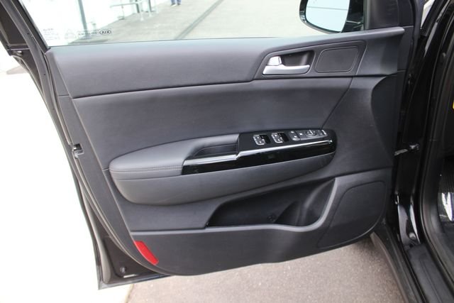 Used 2022 Red Kia EX image 19