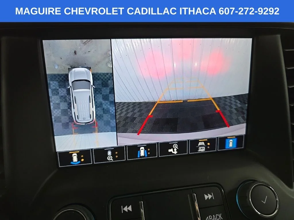 Used 2023 White GMC AT4 image 21