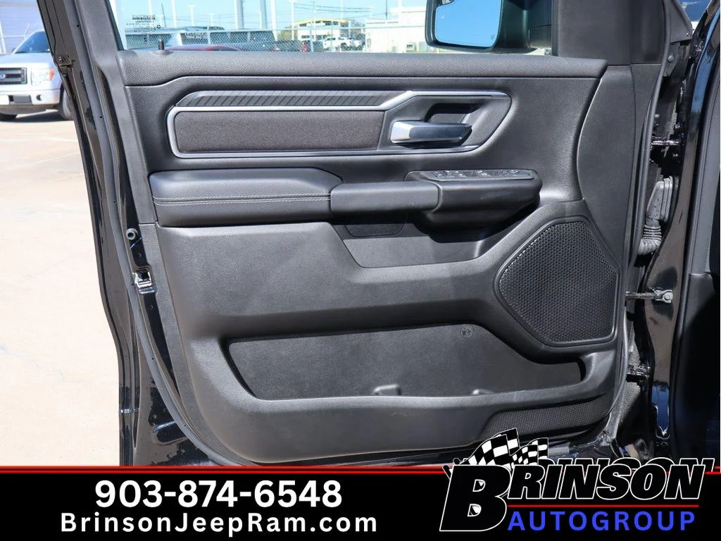 New 2026 Diamond Black Crystal Pearl-Coat Exterior Paint RAM Lone Star image 9