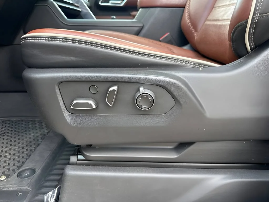 Used 2024 Onyx Black GMC Denali Ultimate image 10