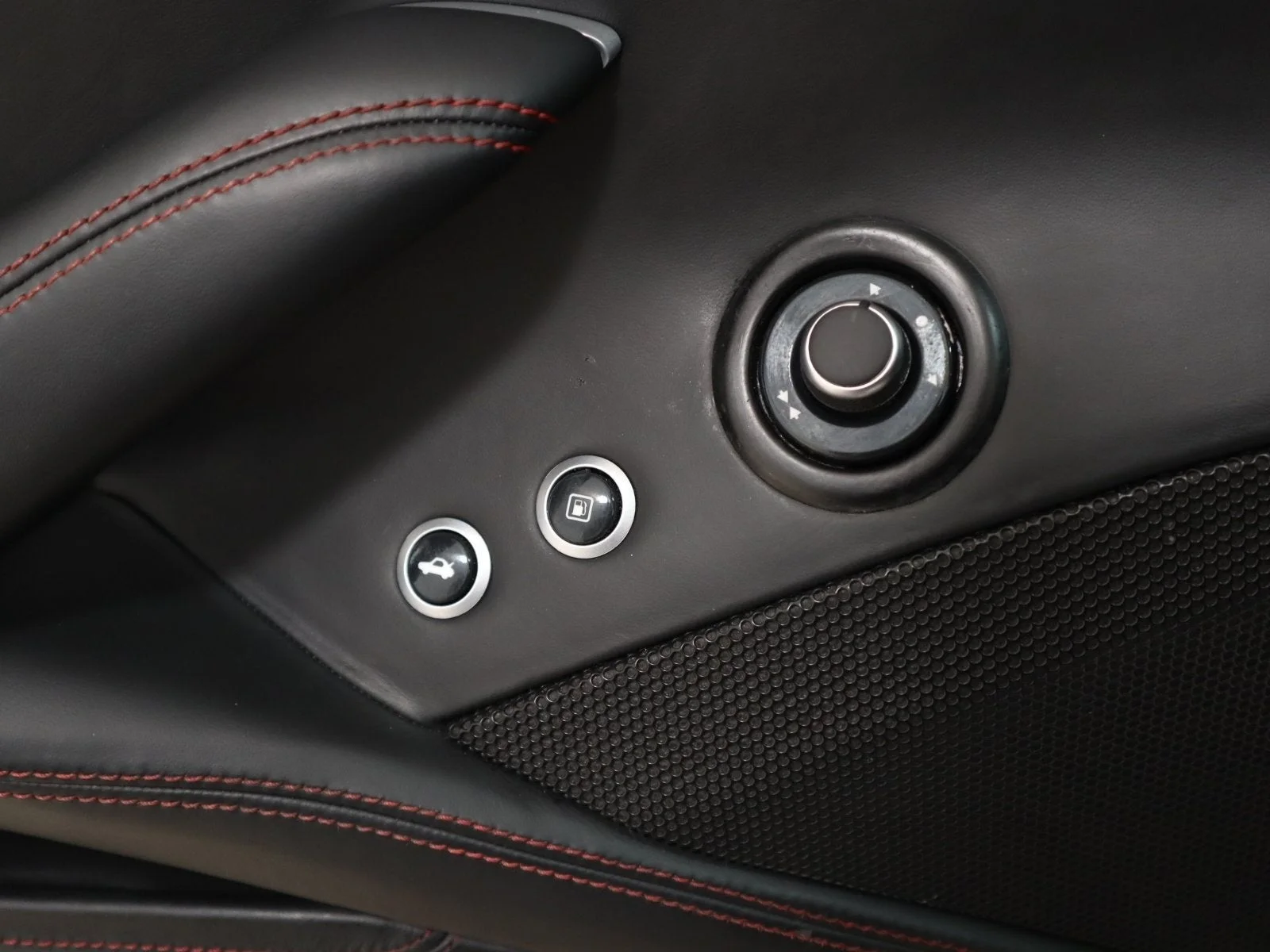Used 2016 Nero Daytona Ferrari T image 25